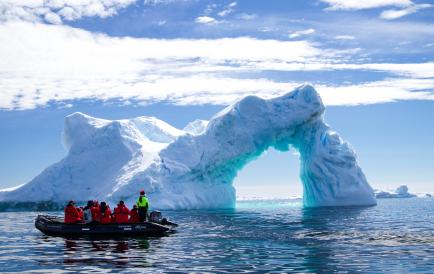 Photo Zodiac Iceberg BAT Photo BAT Teaser